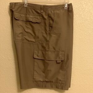 Mens Magellan Sportswear Cargo Shorts, Size 42, Khaki, 100% Polyester Not New